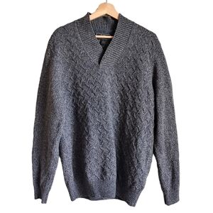 Jos A. Bank Wool Blend Gray knit V neck Sweater Top Men's Size Large